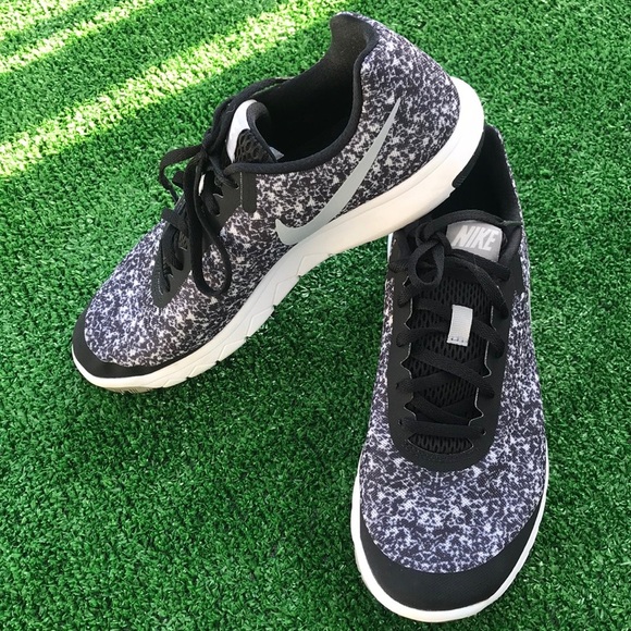 Nike Shoes - NIKE Flex Experience RN6